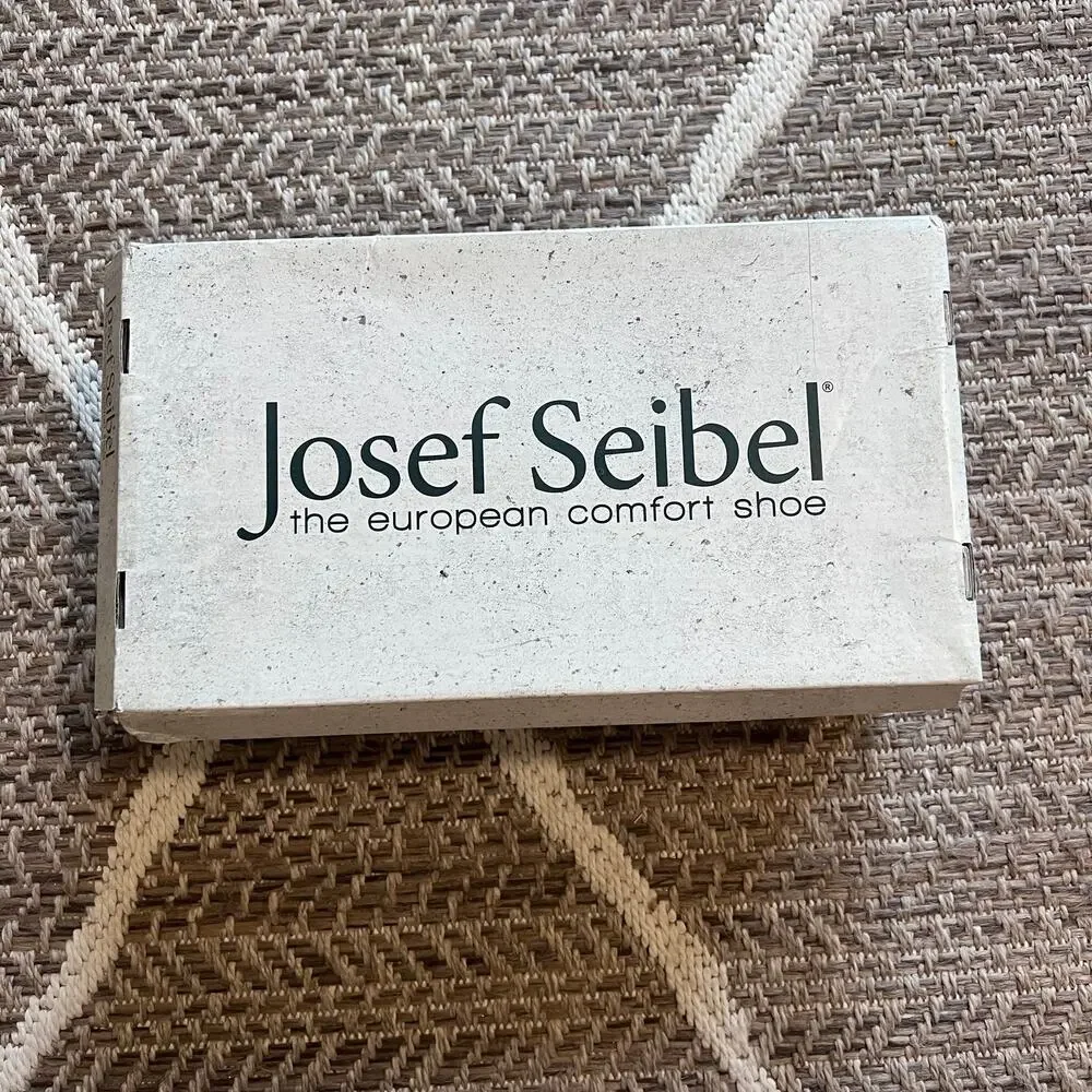 Josef Seibel Pippa Flat Sz 39/ US 8-8.5